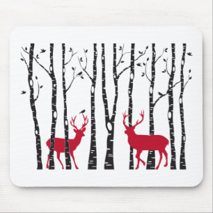 Tapis De Souris Cerfs communs rouges dans la forêt d'arbre de