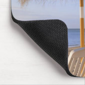 Tapis De Souris Chaises de plage de sable avec le parapluie (Coin)