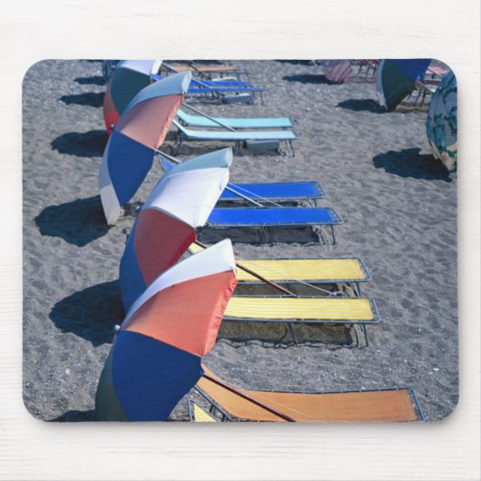 Tapis De Souris Chaises vides sur la plage (Devant)