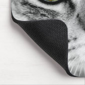 Tapis De Souris Chat Gris Tabby aux Yeux Verts en Gros Plan (Coin)