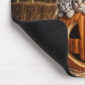 Tapis De Souris Chatons dans une grange Jack-o-lanterne (Coin)