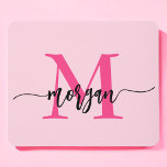 Tapis De Souris Chaud rose moderne Script Girl Monogramme Nom<br><div class="desc">Ajoutez une pop de couleur à votre espace de travail avec notre Hot Pink Modern Script Girly Monogramme Nom de souris Pad! Doté d'un design rose vif et personnalisé avec votre nom dans un script moderne chic, ce pavé de souris mélange style et fonctionnalité. La surface lisse assure des mouvements...</div>