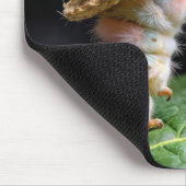 Tapis De Souris Chenille floue regardant un papillon fée (Coin)