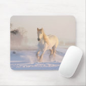 Tapis De Souris cheval blanc dans la neige (Avec souris)