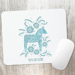 Tapis De Souris Cheval de Dala suédois Nom personnalisé Turquoise<br><div class="desc">Un traditionnel Dala Horse de Suède en vert turquoise. Supprimez ou modifiez le nom pour customiser.</div>