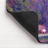 Tapis De Souris Cheval éloigné dans un champ violet (Coin)