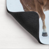Tapis De Souris Cheval simple courant dans la neige (Coin)