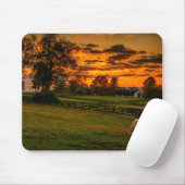 Tapis De Souris Cheval solitaire au coucher du soleil (Avec souris)