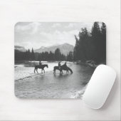 Tapis De Souris Chevaux buvant de et traversant une rivière (Avec souris)