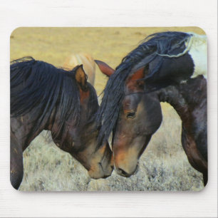 Tapis De Souris Chevaux sauvages Touchant le nez Mousepad