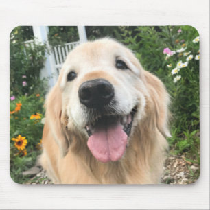 Tapis De Souris Chien d'or retriever dans un jardin fleuri