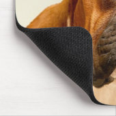 Tapis De Souris Chiot de boxeur sur le contexte crème en ivoire (Coin)