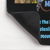 Tapis De Souris Chouette grincheuse nichant sur un oeuf de monogra (Coin)