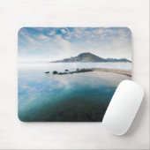 Tapis De Souris Ciel bleu nuageux se reflétant dans le lac (Avec souris)