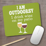 Tapis De Souris Citation de vin amusant - Je bois du vin sur mon p<br><div class="desc">Je suis à l'extérieur - je bois du vin sur mon patio.</div>