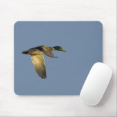 tapis de souris colvert volant dans le ciel ouvert (Avec souris)
