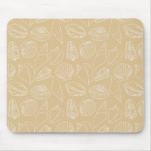 Coquilles blanches sur beige sableux