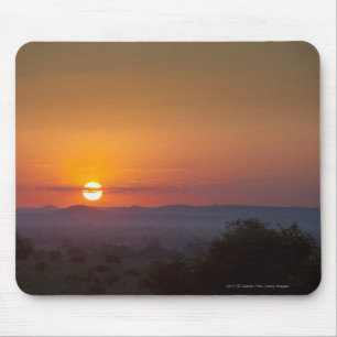 Tapis De Souris Coucher du soleil au-dessus du paysage africain