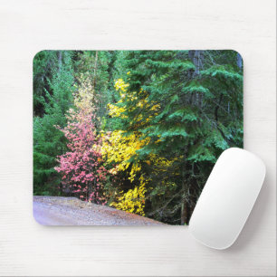 Tapis De Souris Couleurs automnales dans les montagnes....