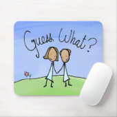 Tapis De Souris Couple Lesbienne mignonne Devinez quoi (Avec souris)