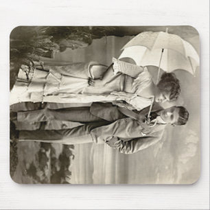 Tapis De Souris Couple romantique vintage avec parasol