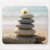 Tapis De Souris Daisy on a Stone Beach Cairn and Driftwood (Devant)