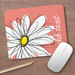 Tapis De Souris Daisy tendance avec corail et jaune<br><div class="desc">Un morceau d'art zen et fantaisiste,  hipster. Vous pouvez ajouter un nom,  un monogramme ou un autre texte personnalisé. Si vous avez besoin de déplacer l'art autour,  cliquez sur le bouton personnaliser pour apporter des modifications.</div>
