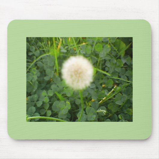 Tapis De Souris Dandelion niché dans un trèfle vert (Devant)