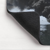 Tapis De Souris Des nuages sombres de fumée et de feu émergent 3 (Coin)