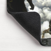 Tapis De Souris Des parachutistes sautent à l'arrière d'un C-130 (Coin)