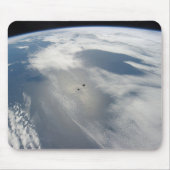 Tapis De Souris Des Petits Satellites Orbitent Au-Dessus D'Une Par (Devant)