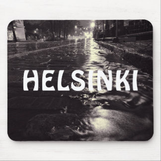 Tapis De Souris Des pluies d'eau coulent dans les rues d'Helsinki