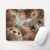 Tapis De Souris Deux chats gris dans l'espace avant une nébuleuse (Avec souris)