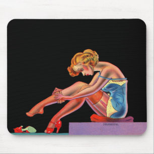 Tapis De Souris early 1940s Delightful pin-up girl