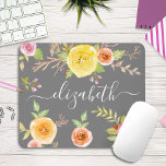 Tapis De Souris Écriture monogramme gris d'aquarelle fleurie de sa<br><div class="desc">Fleurs d'aquarelle jaune, rose, rouge et orange et typographie de script blanc recouvrent un arrière - plan gris doux sur ce joli, rustique, romantique, fleuri vintage nom mousepad. Ajoutez votre nom pour personnaliser. Fait une déclaration chic et élégante à chaque utilisation. Un grand cadeau pour un ami, ainsi que vous-même!...</div>