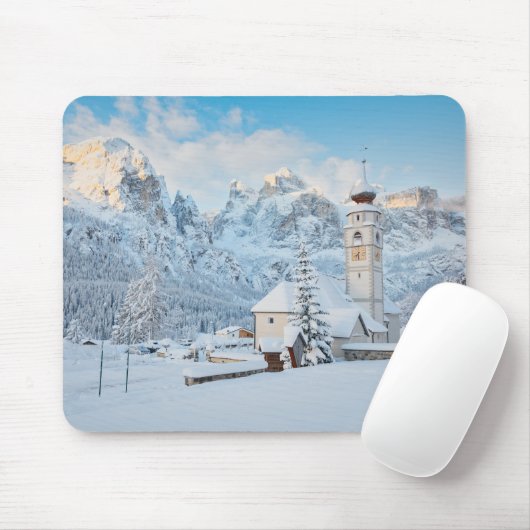 Tapis De Souris Eglise couverte de neige avec arrière - plan de mo (Avec souris)