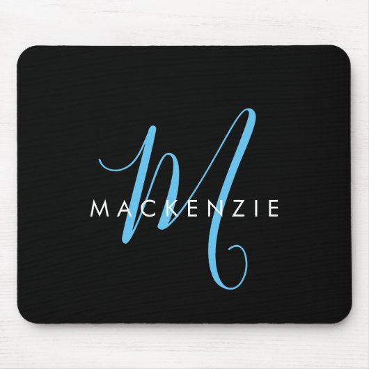 Tapis De Souris Élégant Black Sky Blue Script Monogramme moderne (Devant)