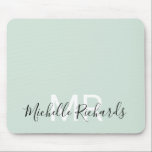 Tapis De Souris Élégant script vert pastel moderne<br><div class="desc">Tapis de souris vert pastel moderne et élégant. Simple,  monogrammed personnalisé pavé de souris simple avec vos initiales et votre nom. Les couleurs de police et de texte sont entièrement personnalisables.</div>