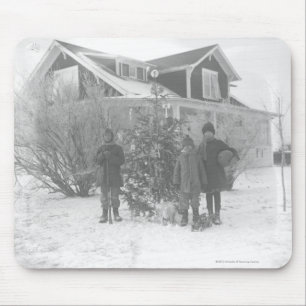 Tapis De Souris Enfants dehors avec l'arbre de Noël