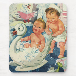 Tapis De Souris Enfants vintage jouant avec des bulles dans une ba