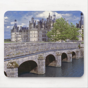 Tapis De Souris Europe, France, Chambord. Un pont de pierre