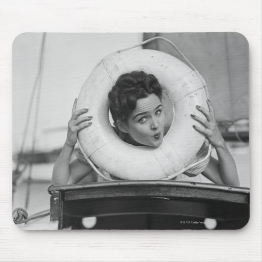 Tapis De Souris Femme posant 3 (Devant)