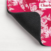 Tapis De Souris Feuilles d'érable sur un Arrière - plan rose (Coin)