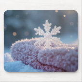Tapis De Souris Flocon de neige sur un gant rose (Devant)