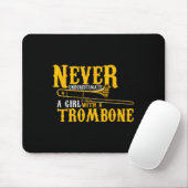 Tapis De Souris Funny Quote Play Never Underestimate A Girl With A (Avec souris)