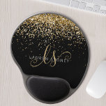 Tapis De Souris Gel Nom du monogramme de la Parties scintillant d'or<br><div class="desc">Glam Gold Parties scintillant Élégant Monogram Gel Pad Souris. Personnalisez facilement ce design chic et tendance de coussin de souris gel avec une élégante parties scintillant dorée brillante sur un arrière - plan noir. Le design comprend votre monogramme manuscrit avec de jolis tourbillons et votre nom.</div>