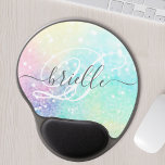 Tapis De Souris Gel Parties scintillant Holographique Glam Colorful Mo<br><div class="desc">Personnalisez facilement ce joli arrière - plan holographique de parties scintillant pastel avec votre monogramme et/ou nom personnalisés.</div>