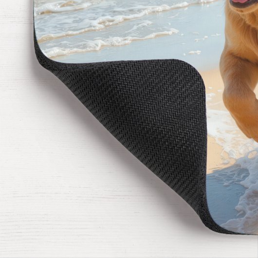 Tapis De Souris Golden Retriever Puppy Walking On the Beach (Coin)