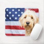 Tapis De Souris Goldendoodle avec drapeau américain (Avec souris)