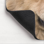 Tapis De Souris Gros plan de chien de chow à l'extérieur. (Coin)